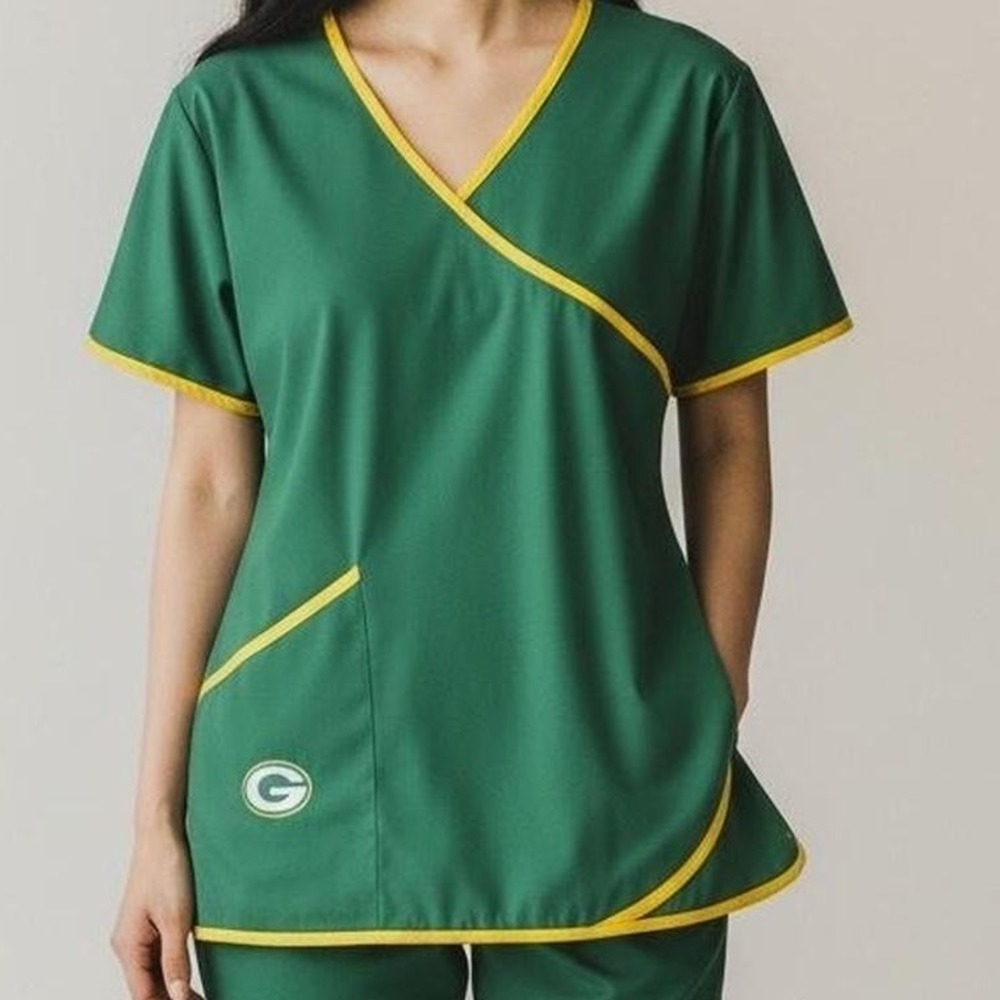 Green Bay Packers official NFL brand Scrub Top XS